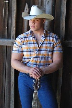 Tyler Toliver Country Singer